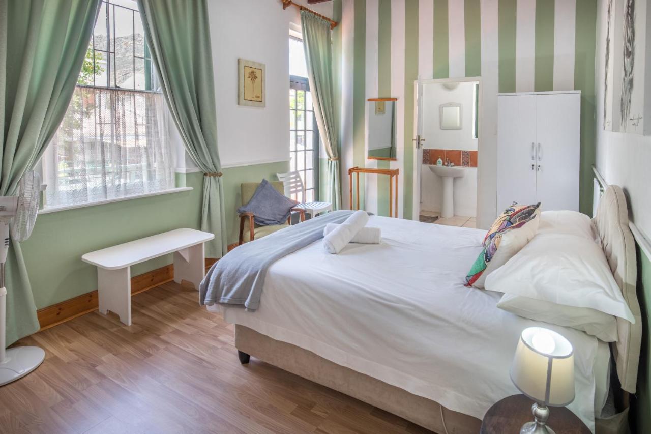 Koo Karoo Guest Lodge And Self Catering Монтегю Екстер'єр фото