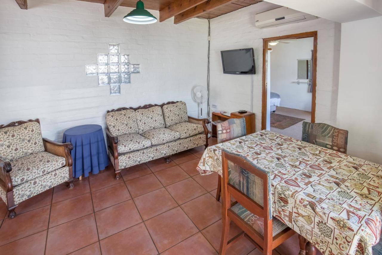 Koo Karoo Guest Lodge And Self Catering Монтегю Екстер'єр фото