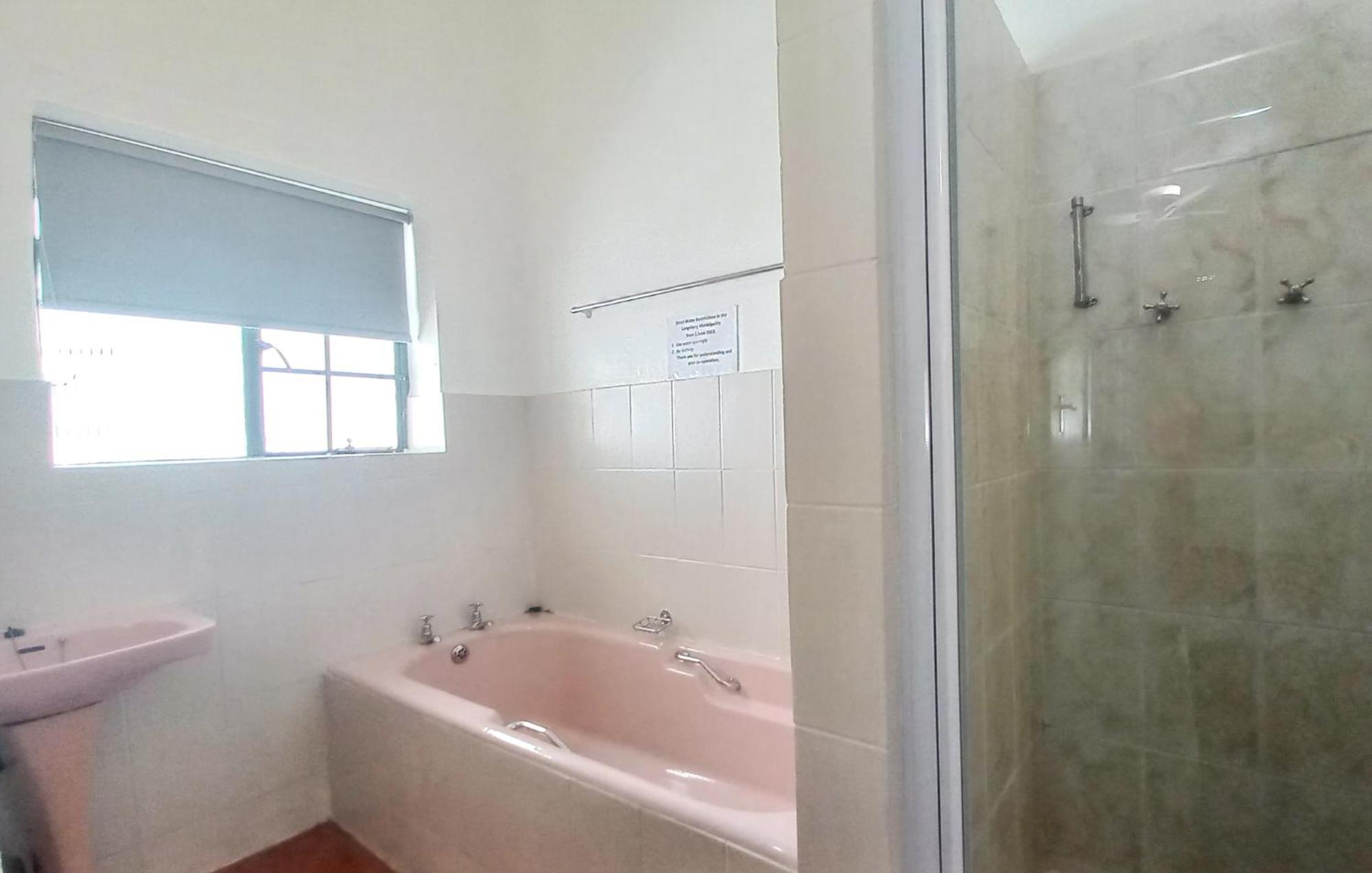 Koo Karoo Guest Lodge And Self Catering Монтегю Екстер'єр фото