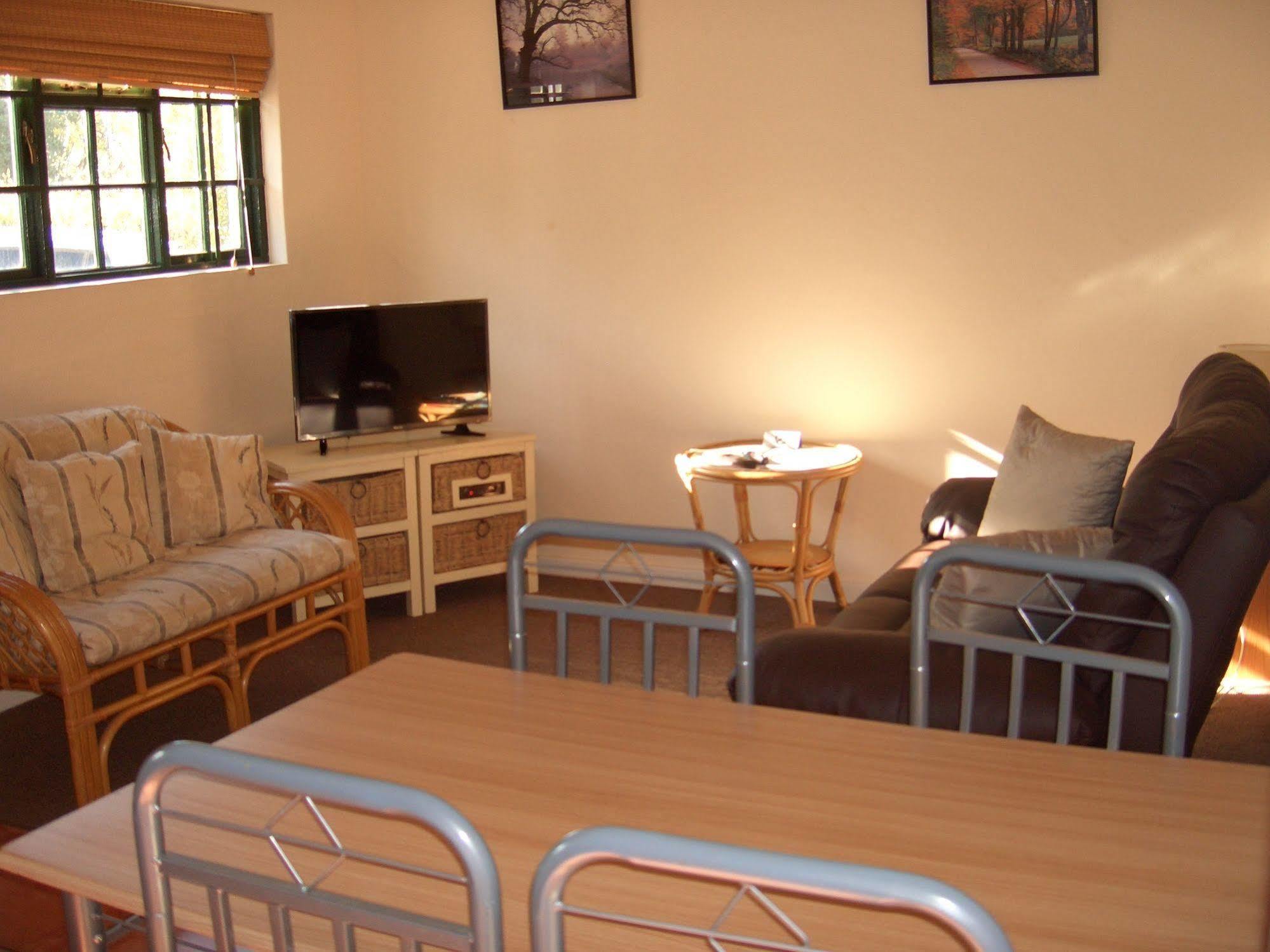 Koo Karoo Guest Lodge And Self Catering Монтегю Екстер'єр фото