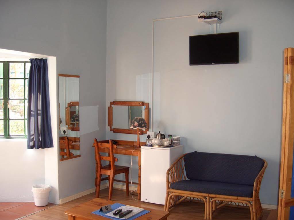 Koo Karoo Guest Lodge And Self Catering Монтегю Екстер'єр фото